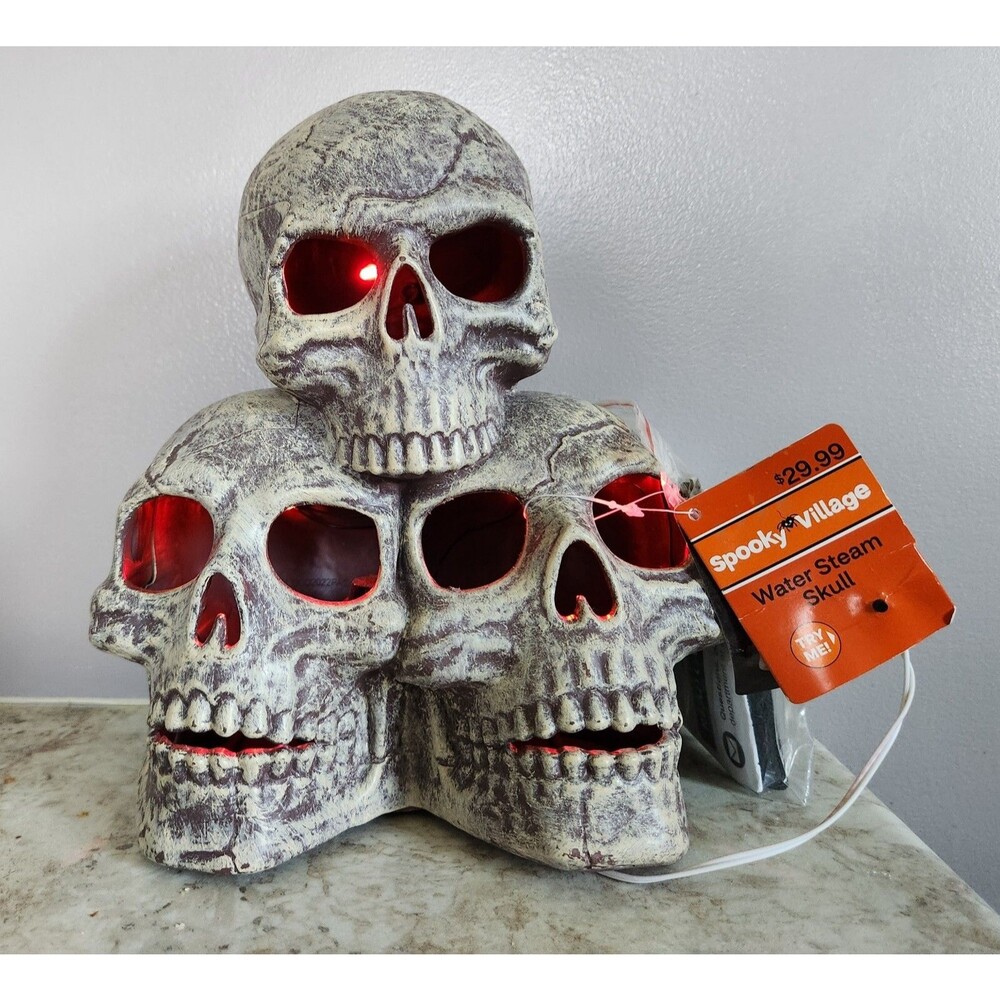 Spooky Village Water Steam Fogging Skull Halloween Prop Light up New 10” Tested!